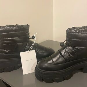 OAK + FORT Black Cozy Track Boots